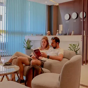 Ξενοδοχείο Twins Boutique, Άκαμπα